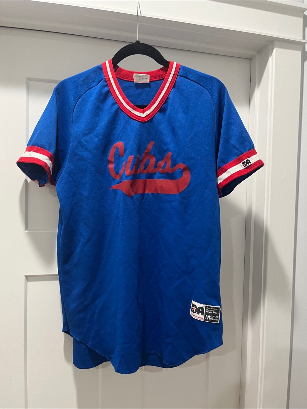Vintage DA Men's Medium Cubs Blue  Red White Short Sleeve Jersey